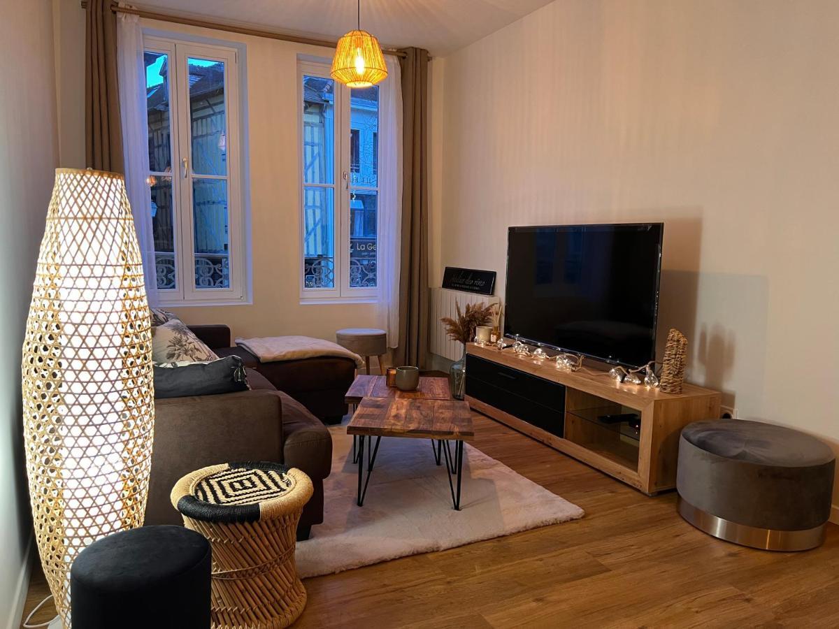 La Boheme Apartment Troyes Bagian luar foto