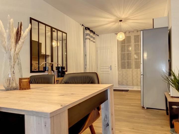 La Boheme Apartment Troyes Bagian luar foto